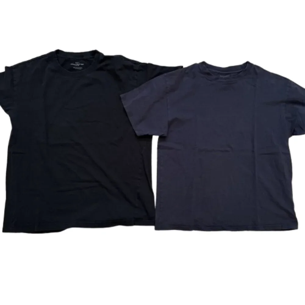 Cotton On Skate Fit Navy & Loose Fit Black t-shirts - Picture 4 of 7